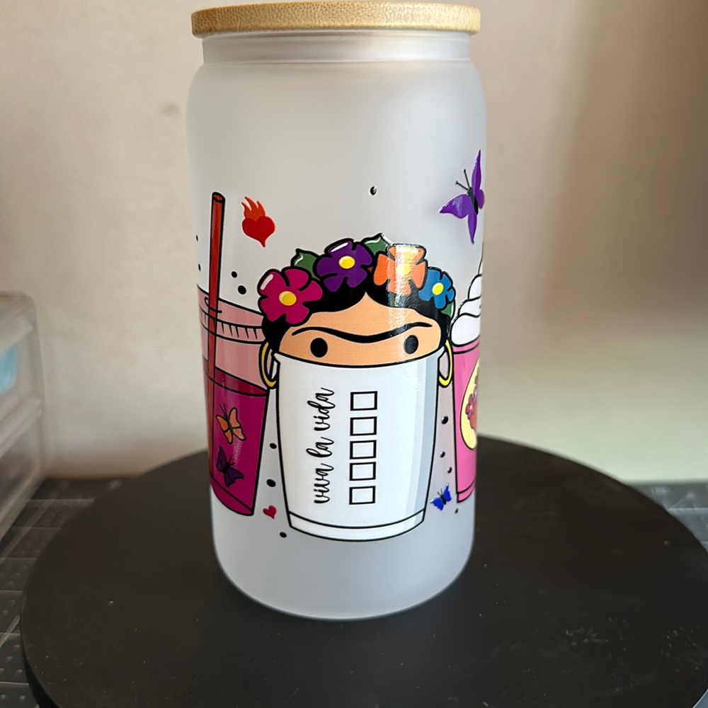 Frida Glass‎ can